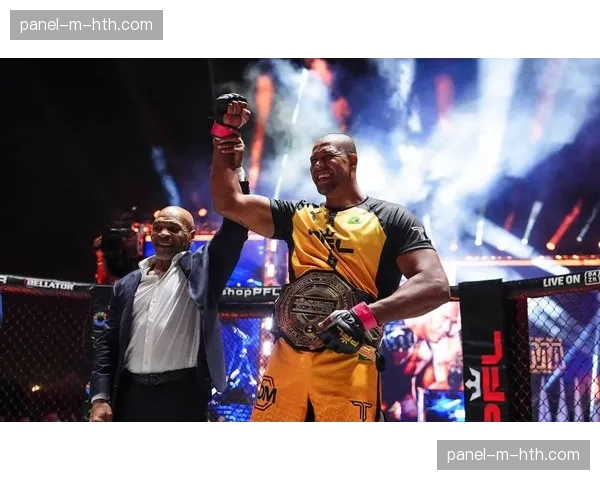 Bellator 300：摔跤手出身的冠军保持着以地面控制卫冕成功